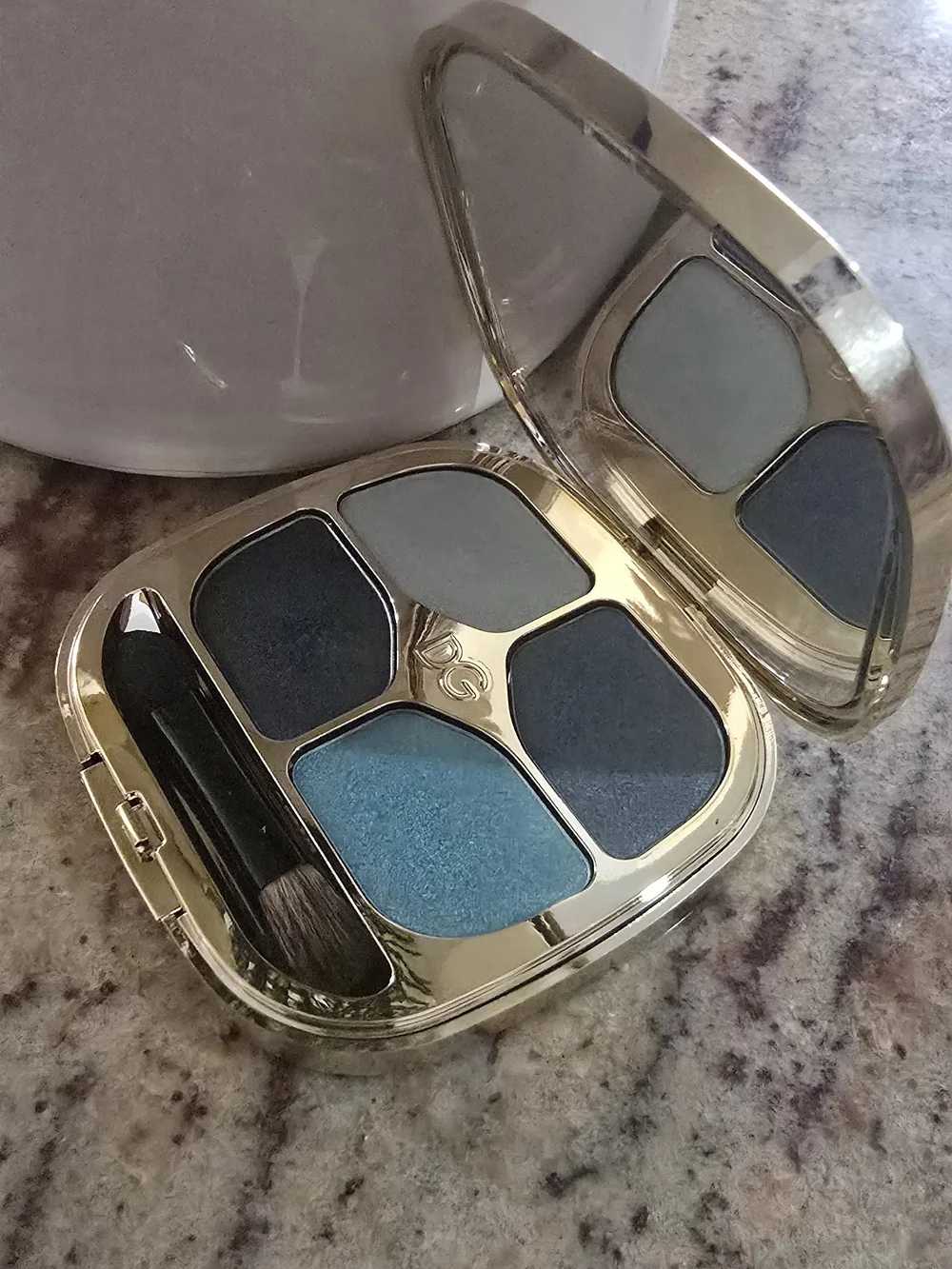 Dolce & Gabbana Eye Shadow Quad Felineyes. Limited Edition RARE FIND✨ FREE GIFT✨